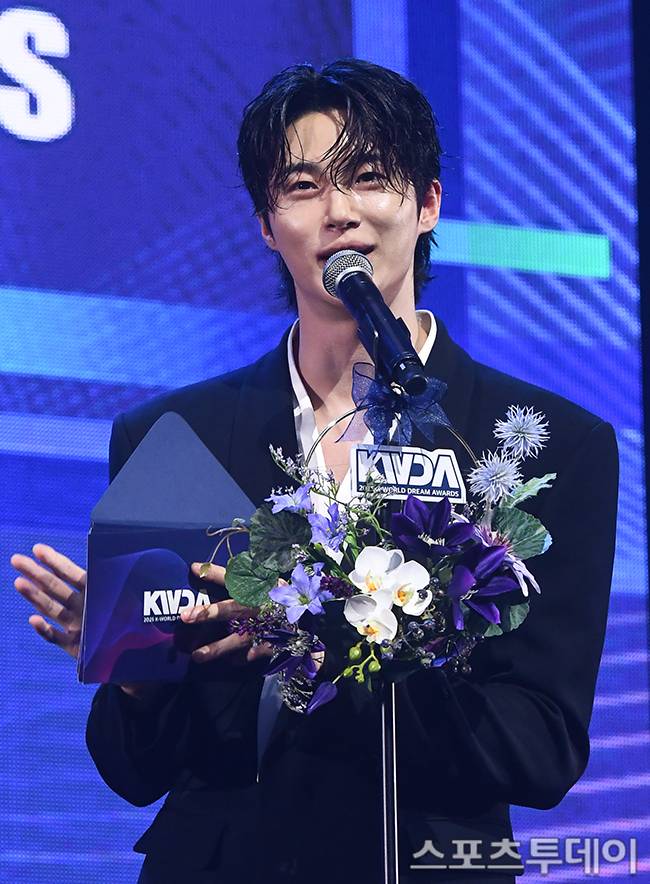 변우석의 비하인드 컷