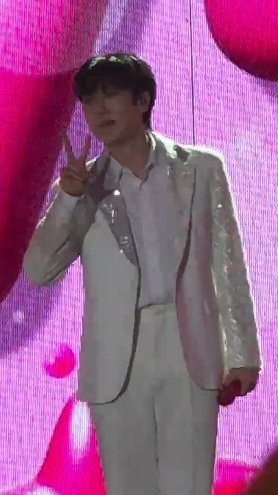 Emotional wallpaper shared by fans for Choi Sooho