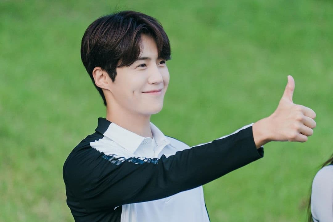 Behind-the-scenes cut of Kim Seonho