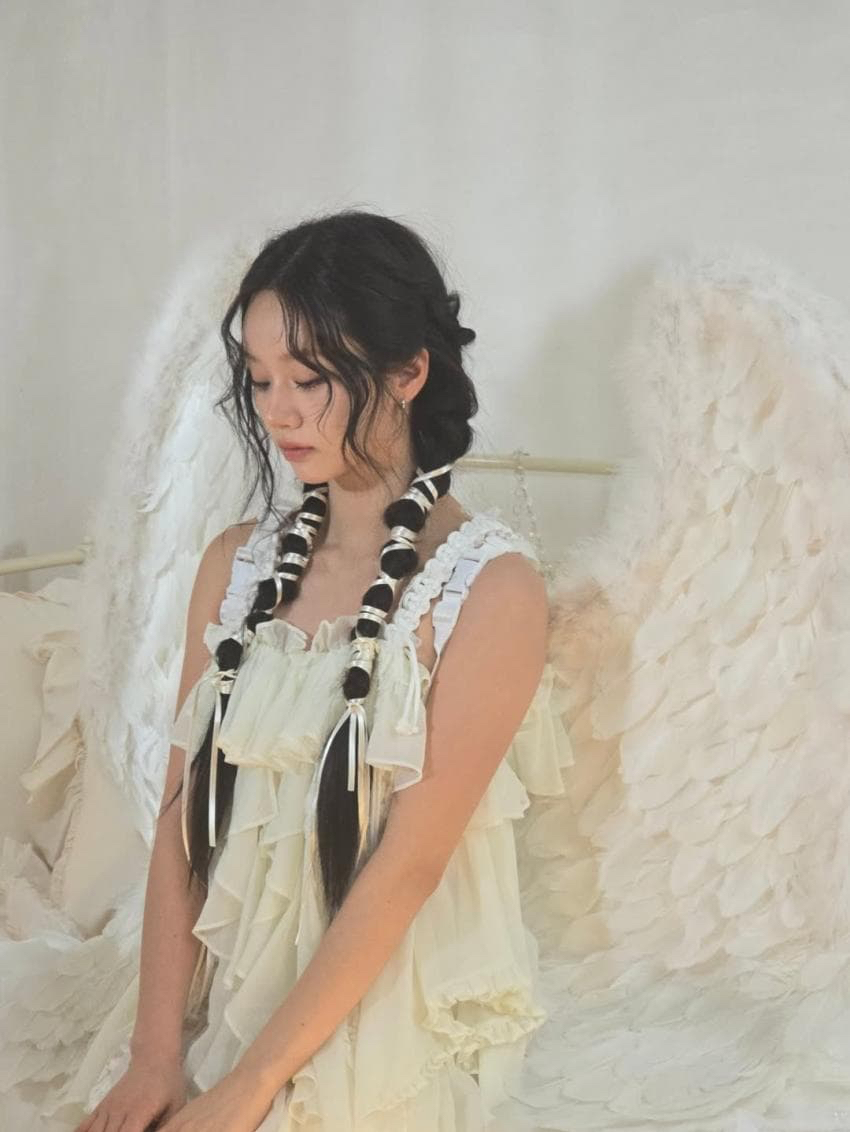 Behind-the-scenes cut of Hyeri