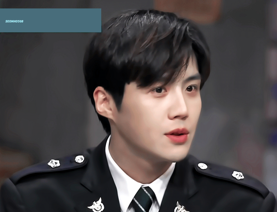 Behind-the-scenes cut of Kim Seonho