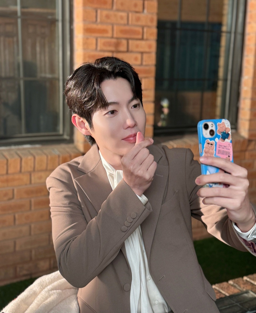 Behind-the-scenes cut of Son Taejin