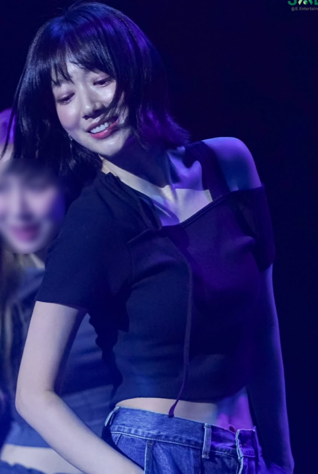Recent activity shot of Park Shinhye