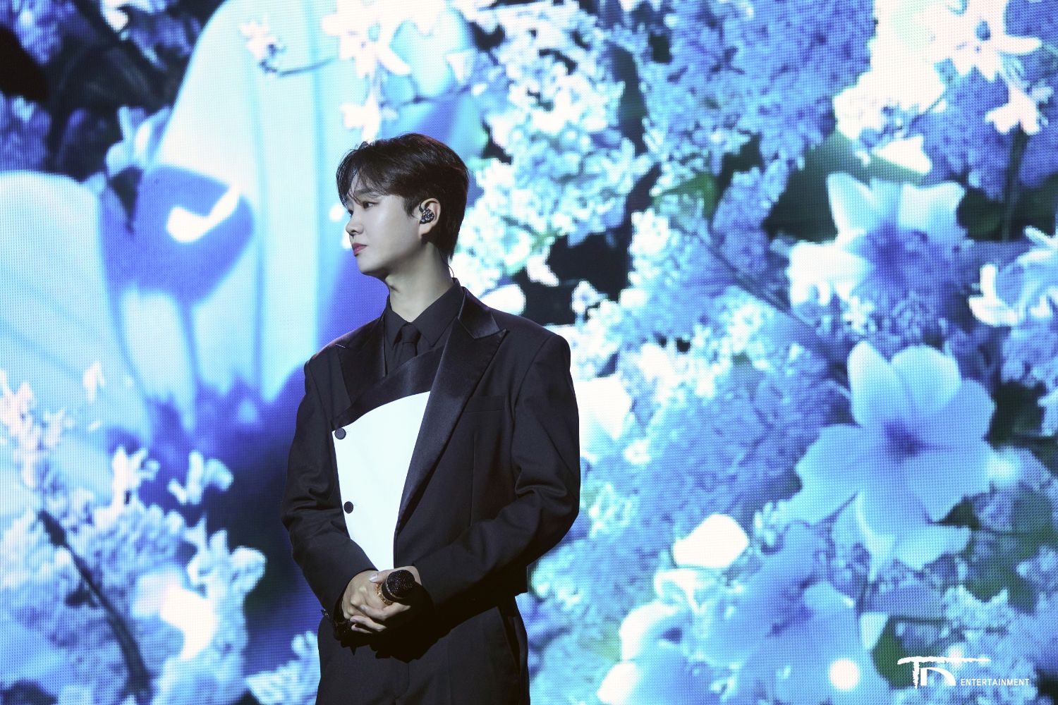 Behind-the-scenes cut of Song Minjun