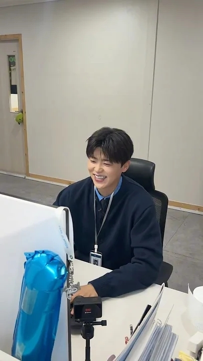 Today's popular wallpaper in Park Jihyeon community