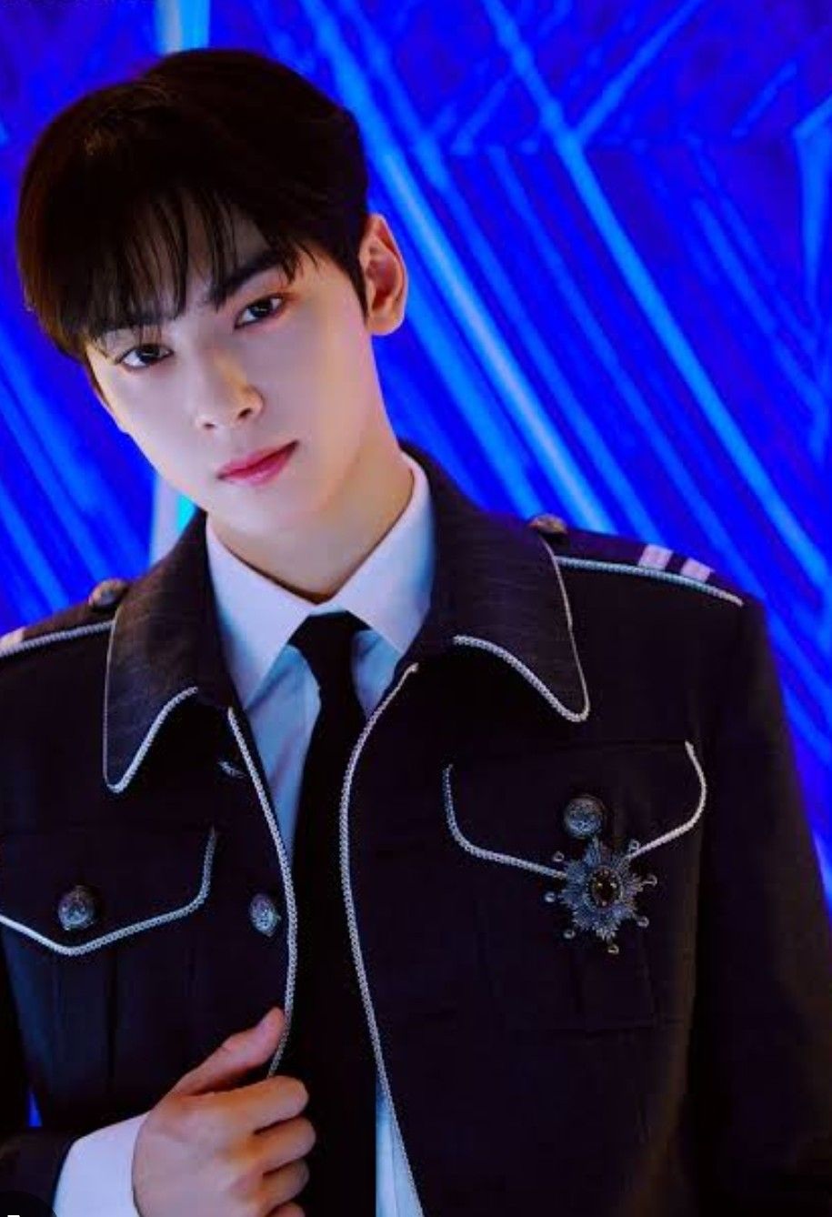 Behind-the-scenes cut of Cha Eunwoo