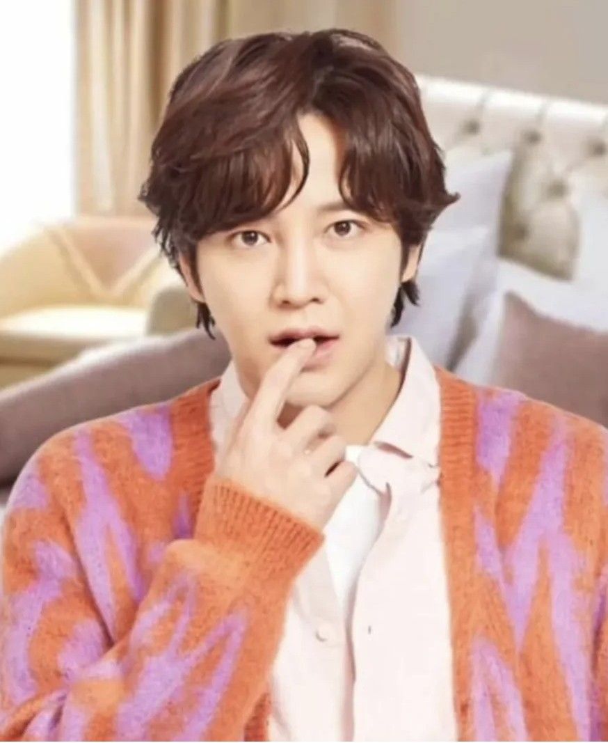 Latest photo of Jang Geunsuk