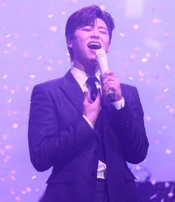 A moment captured by a fan of Park Jihyeon