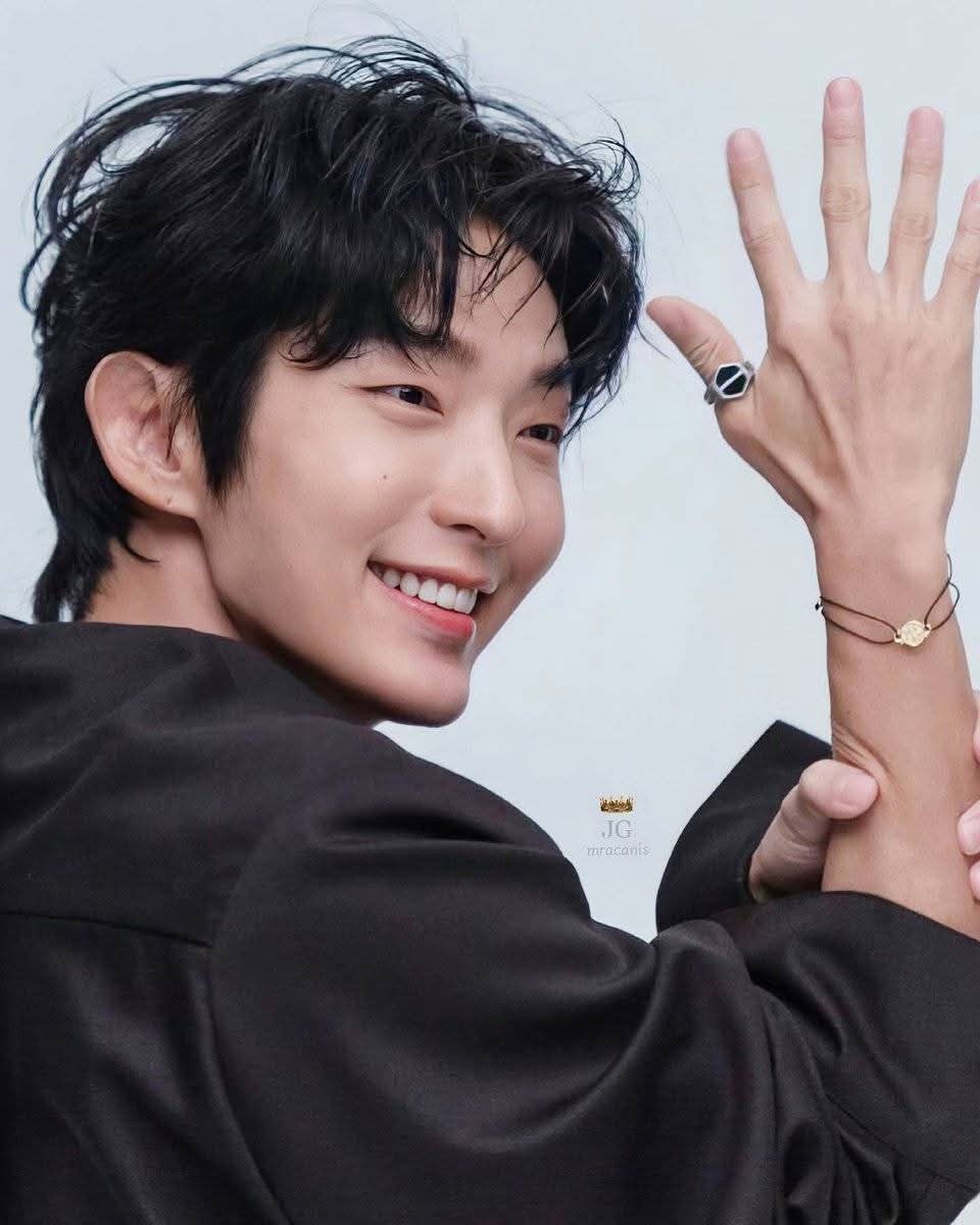 Momen yang diabadikan oleh penggemar Lee Joongi