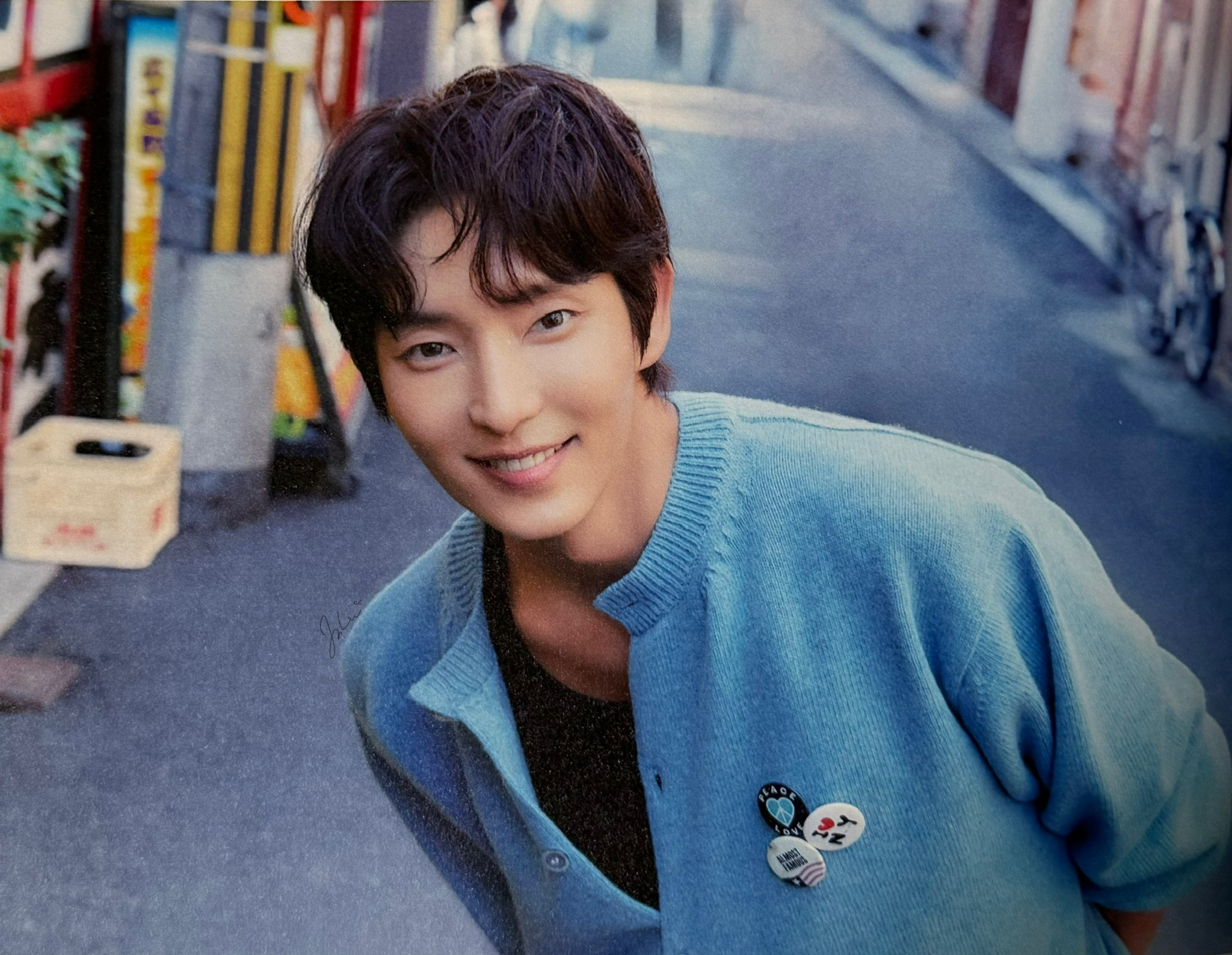 Behind-the-scenes cut of Lee Joongi
