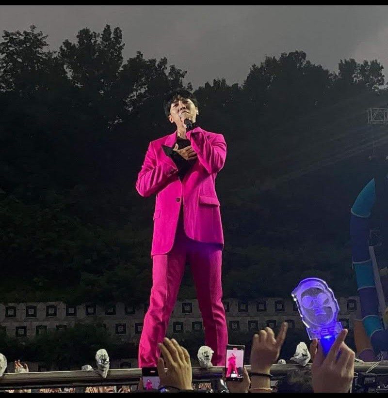 Behind-the-scenes cut of Lee Seunggi