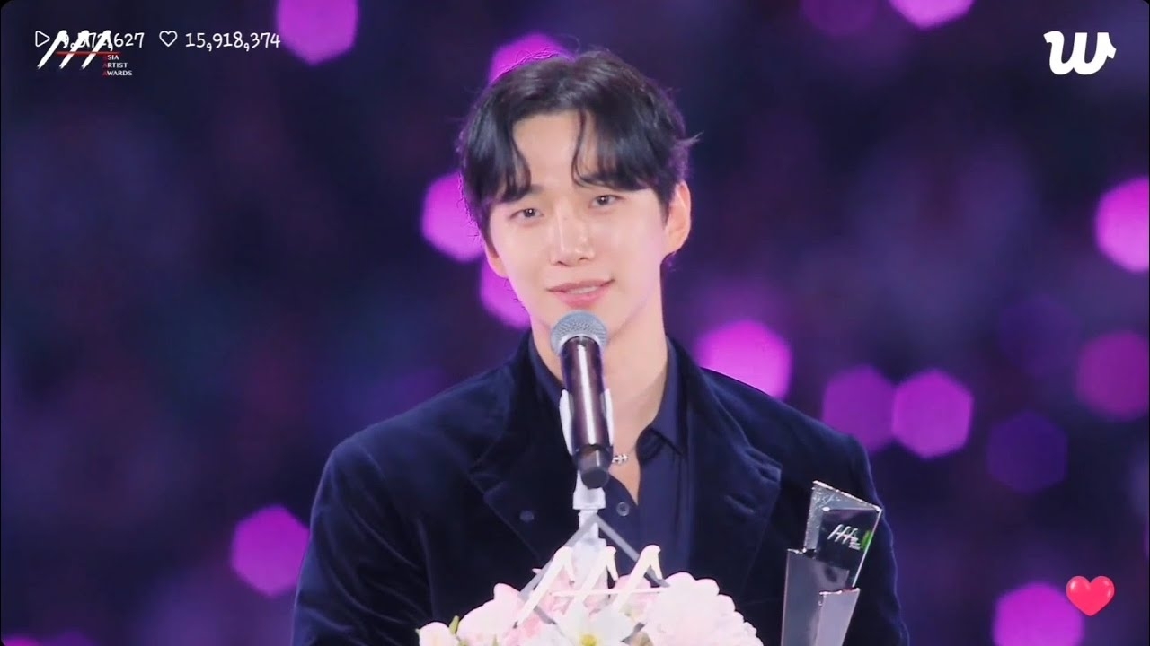 イ・ジュノの最近の活動ショット