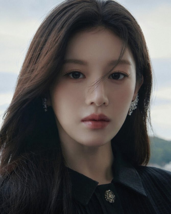 Behind-the-scenes cut of Go Younjung