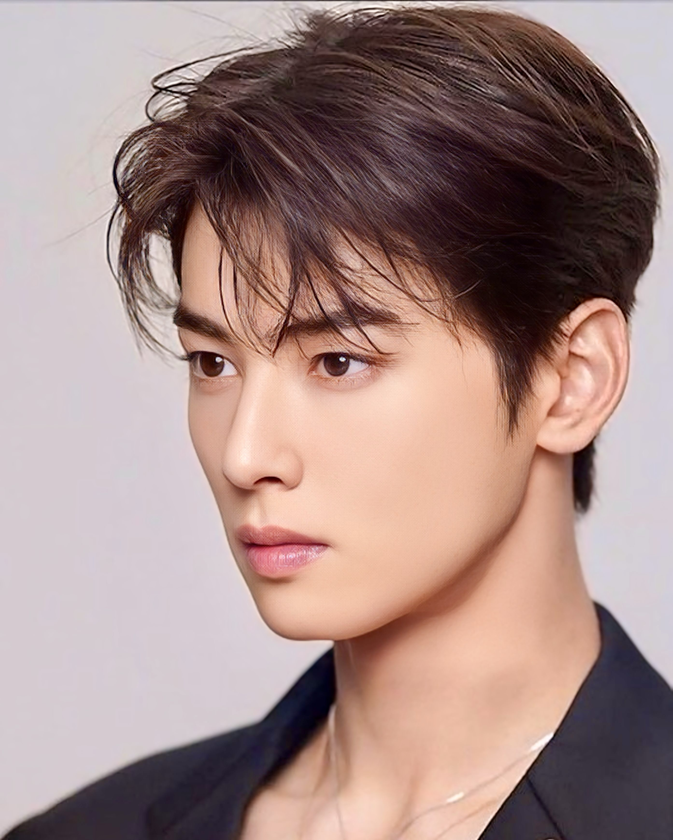 Behind-the-scenes cut of Cha Eunwoo