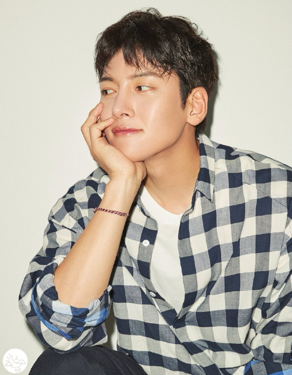 粉丝拍下的池昌旭瞬间