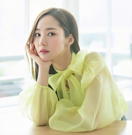 Latest photo of Park Minyoung