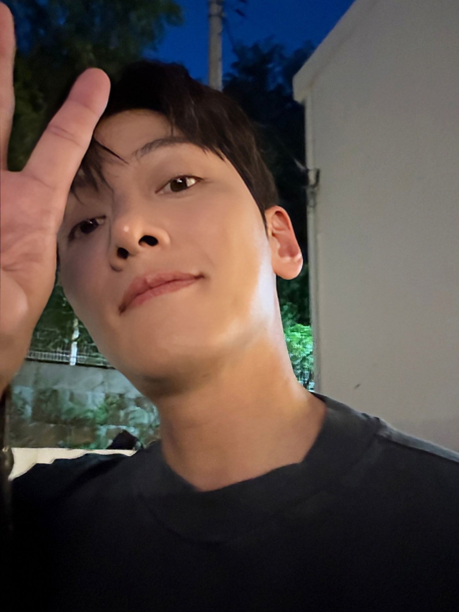 Behind-the-scenes cut of Ji Changwook
