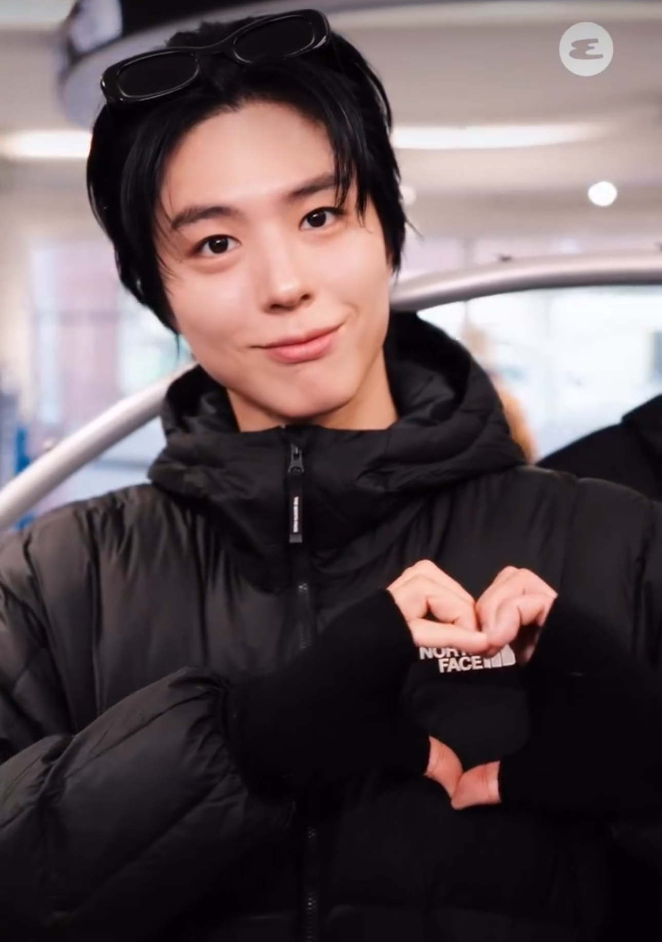 粉丝拍下的朴宝剑瞬间