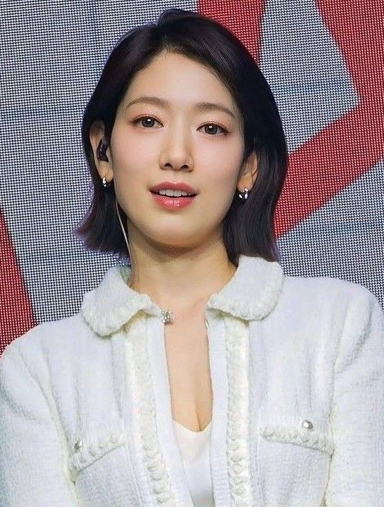 Latest photo of Park Shinhye