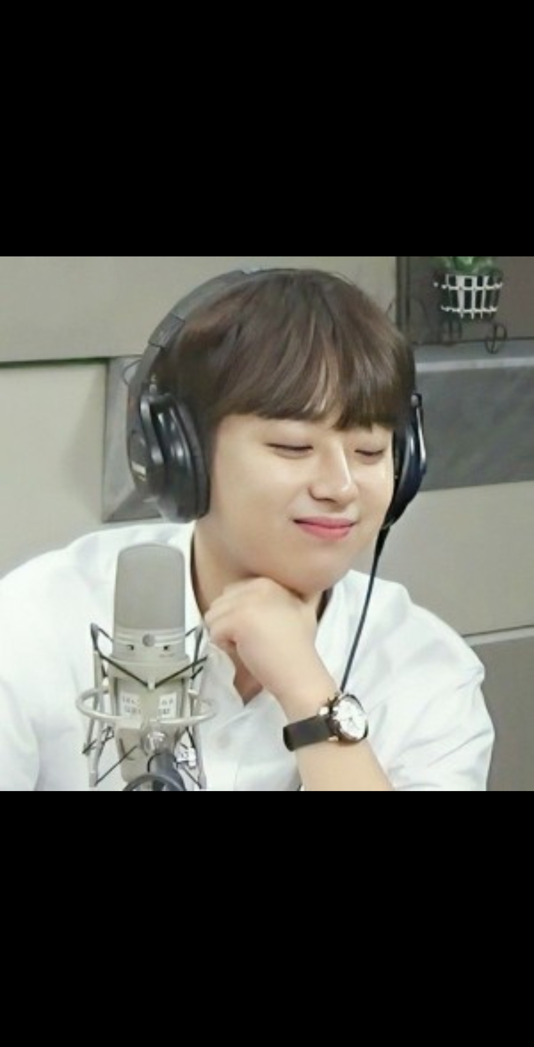 Behind-the-scenes cut of Lee Chanwon
