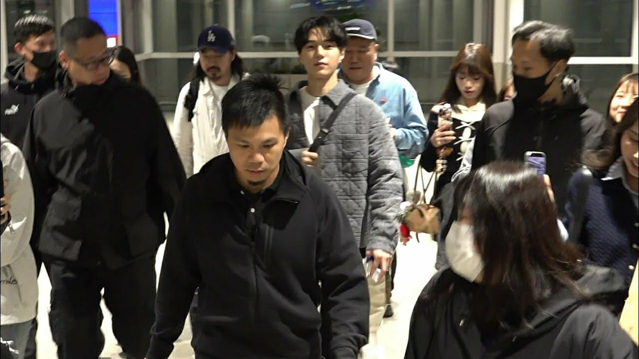 Latest photo of Kim Myungsoo (L)