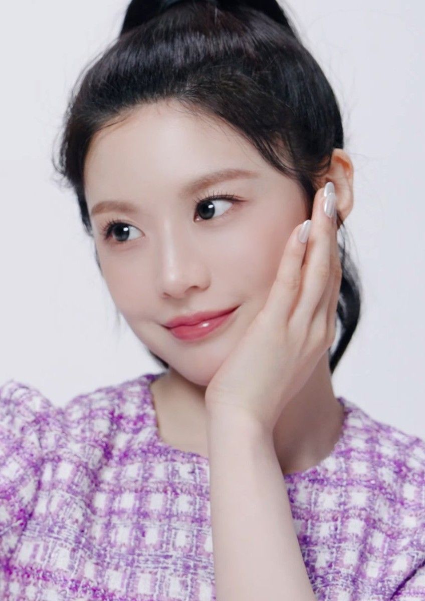 Latest photo of Go Younjung