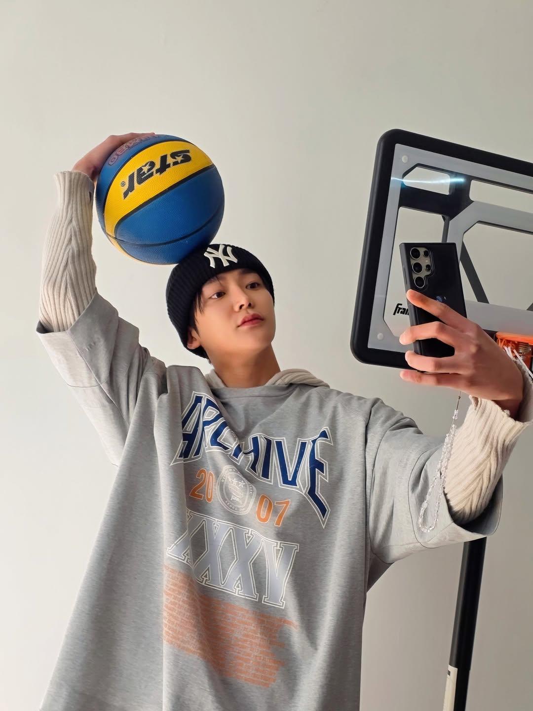 Foto kegiatan terbaru dari Rowoon