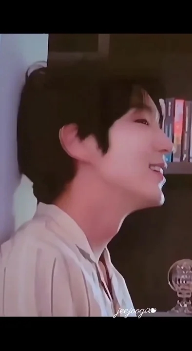 A moment captured by a fan of Lee Joongi