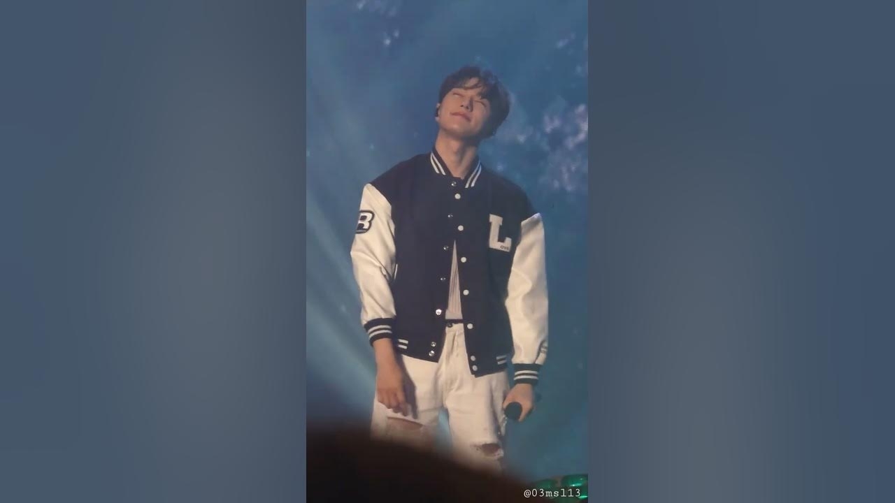 A moment captured by a fan of Kim Myungsoo (L)