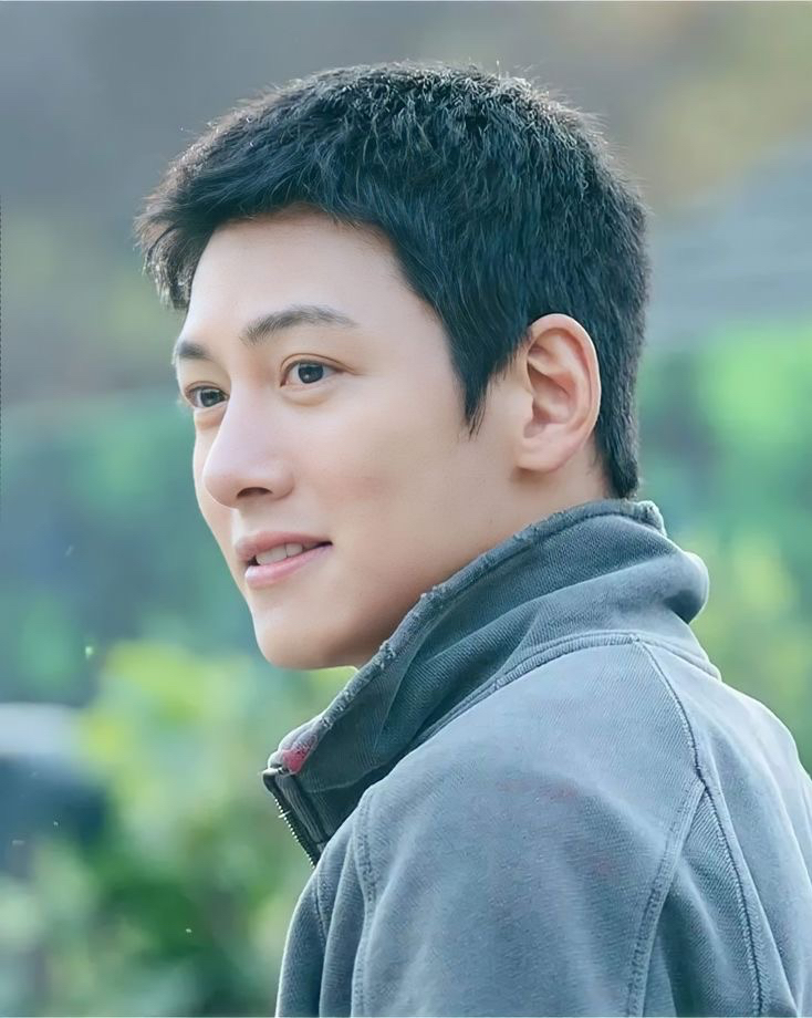 Recent activity shot of Ji Changwook