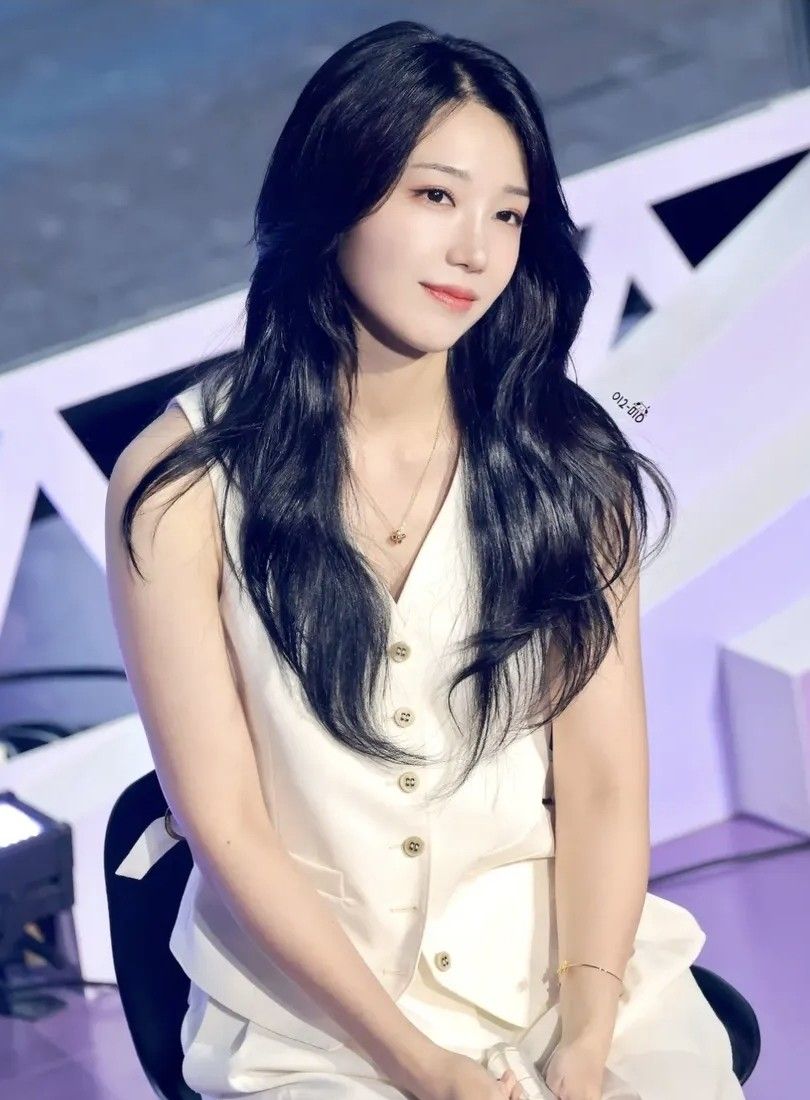 Recent activity shot of Jung Eunji