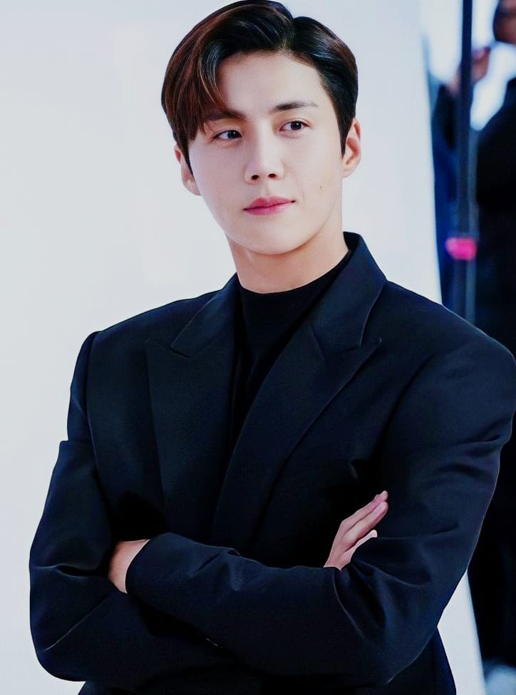 Behind-the-scenes cut of Kim Seonho