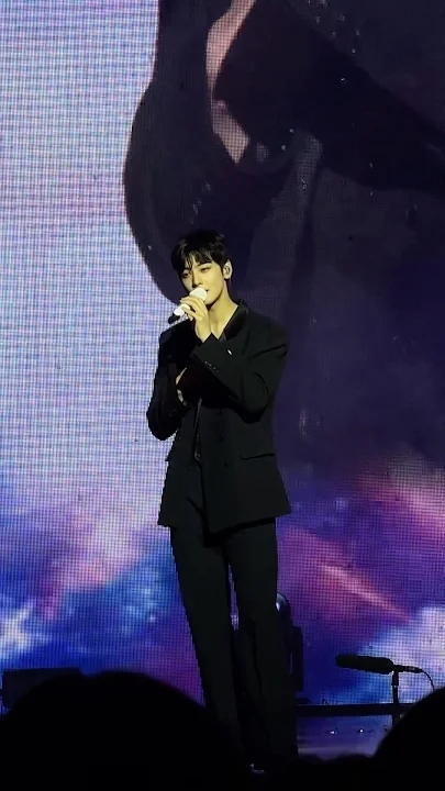 Cha Eunwoo background image recommended by Choeaedol Celeb fandom
