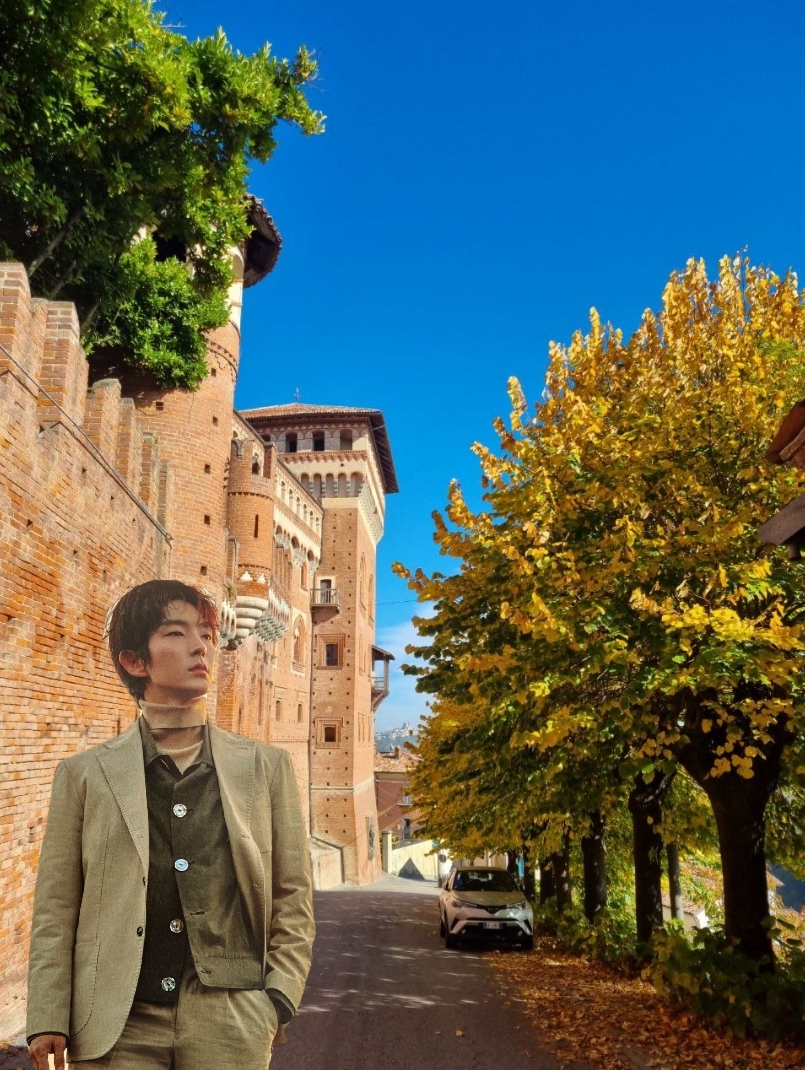A moment captured by a fan of Lee Joongi