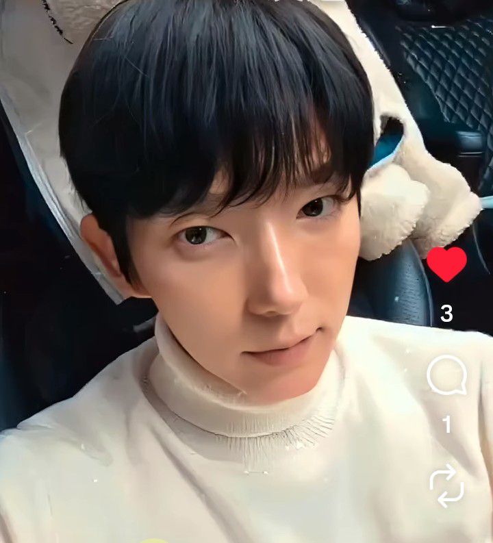 Behind-the-scenes cut of Lee Joongi