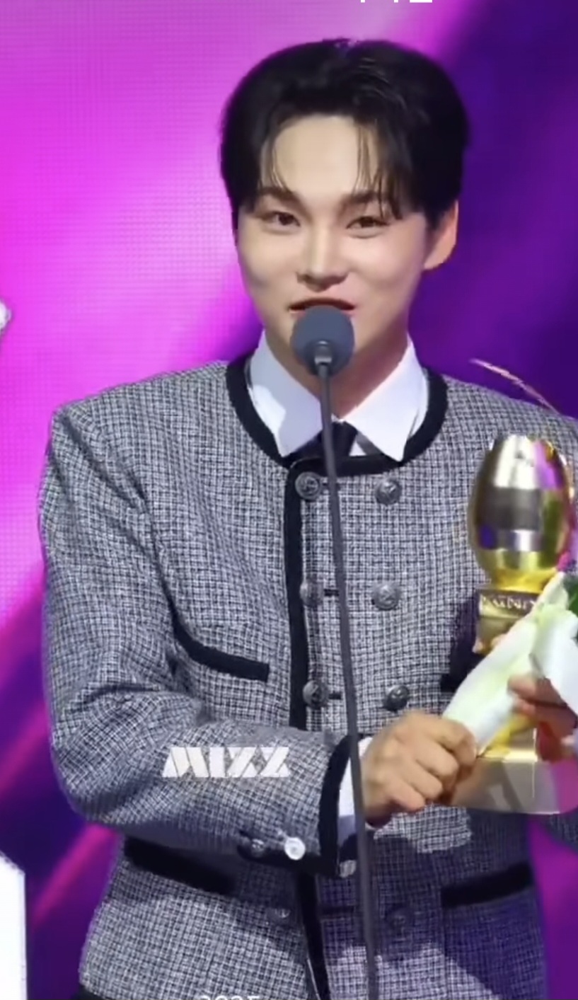 A moment captured by a fan of Park Seojin