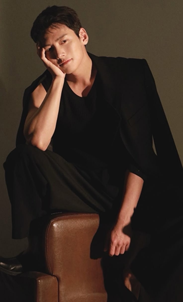 池昌旭的最新照片