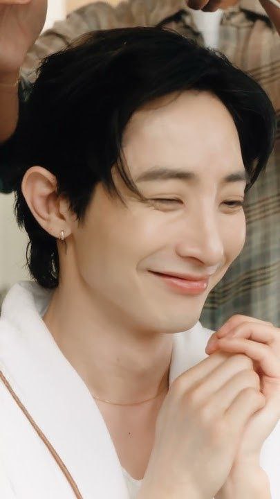 이수혁의 최신 사진