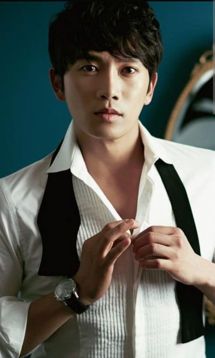 Latest photo of Ji Sung