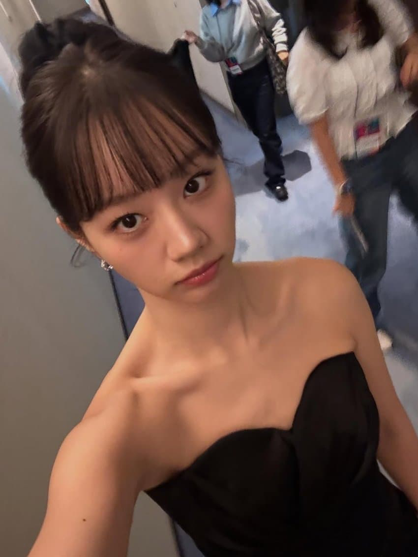 Behind-the-scenes cut of Hyeri