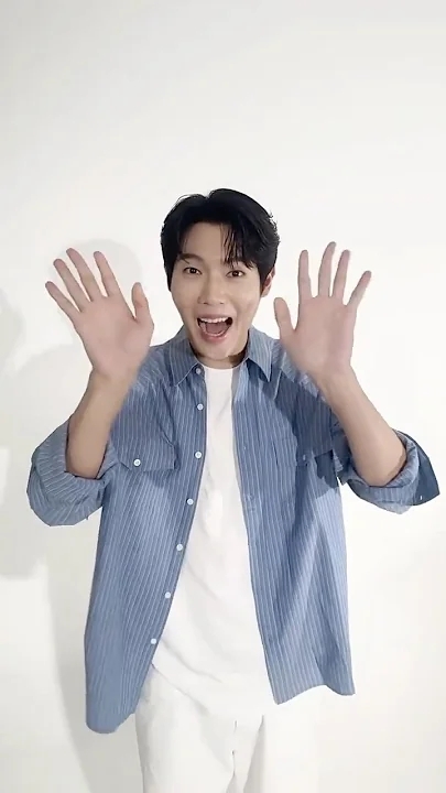 Special wallpaper made by Son Taejin's fans