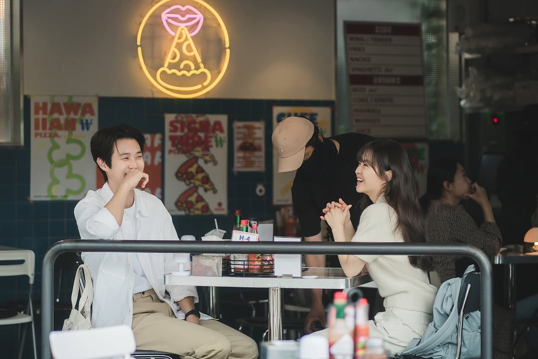 A moment captured by a fan of Choi Wooshik