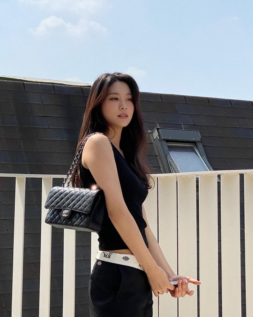 Recent activity shot of Seolhyun