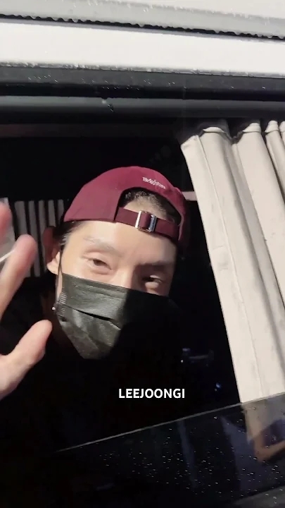Foto terbaru dari Lee Joongi