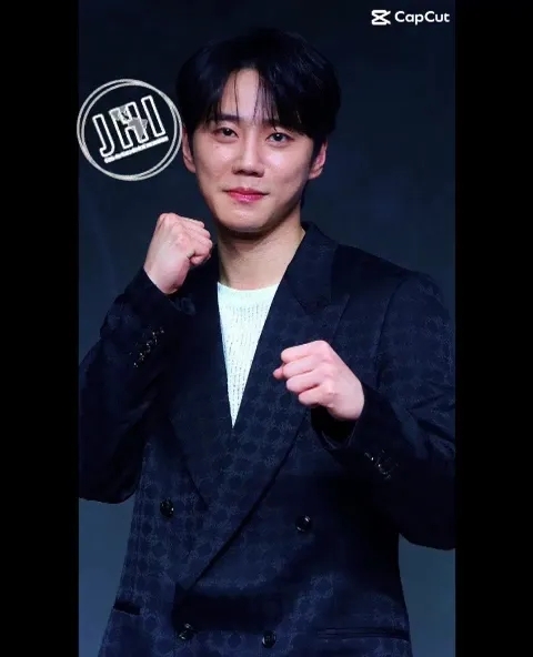 Recent activity shot of Jung Haein