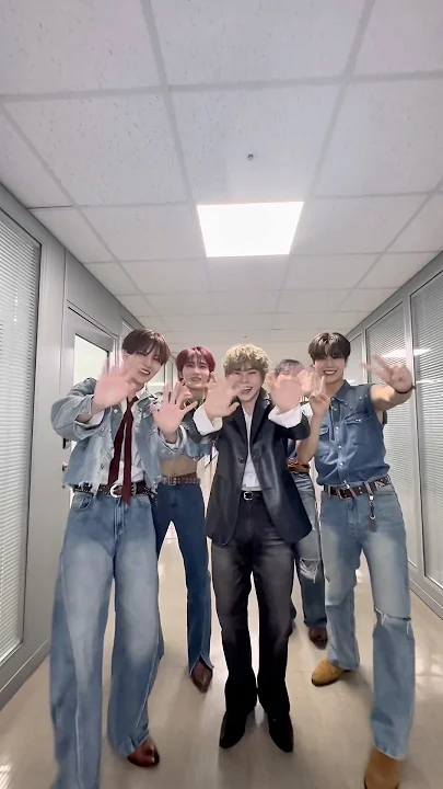 이병찬의 팬들이 직접 만든 특별한 배경화면