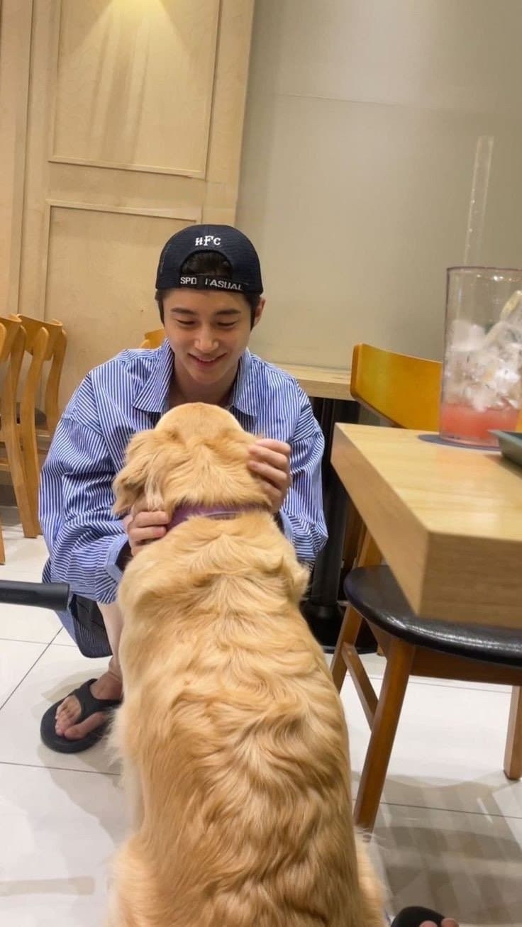 Behind-the-scenes cut of Byeon Wooseok
