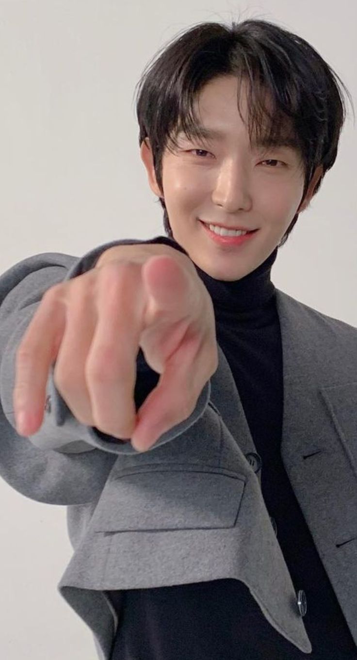 A moment captured by a fan of Lee Joongi