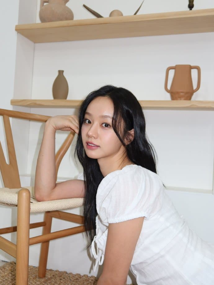 Behind-the-scenes cut of Hyeri