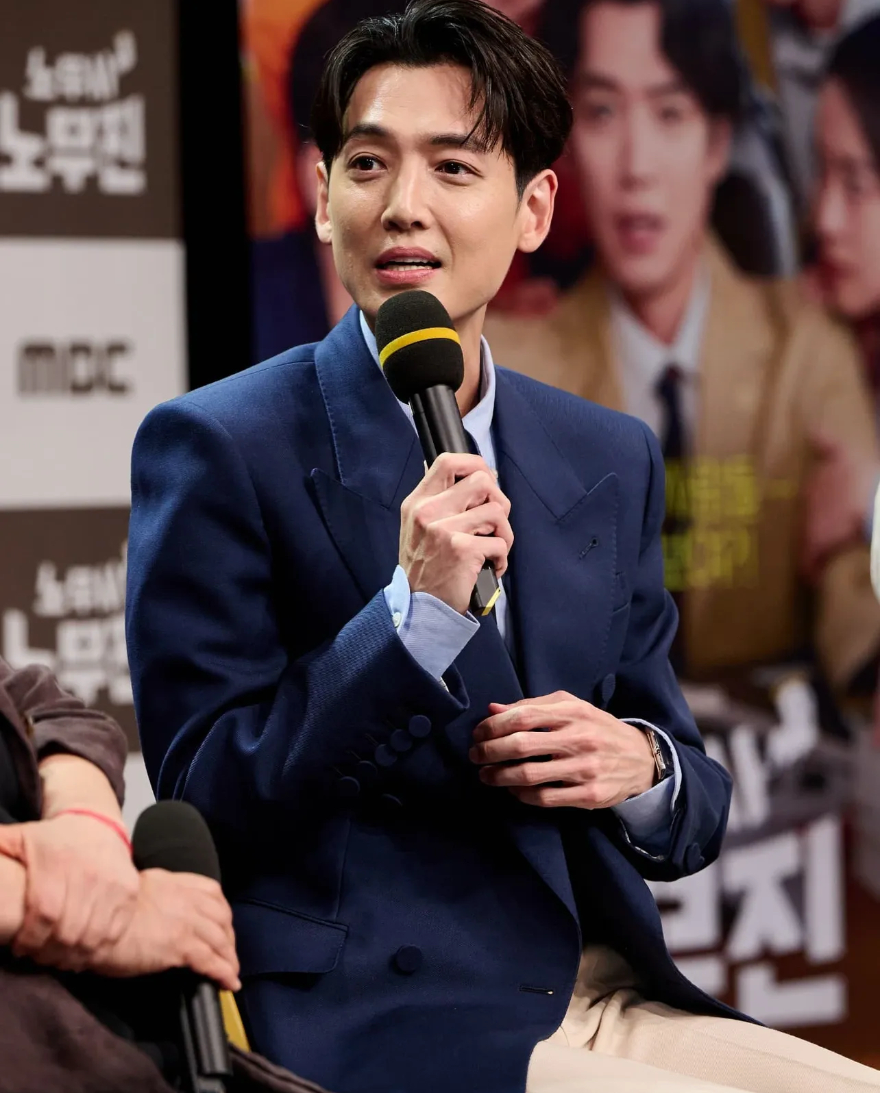 A moment captured by a fan of Jung Kyungho